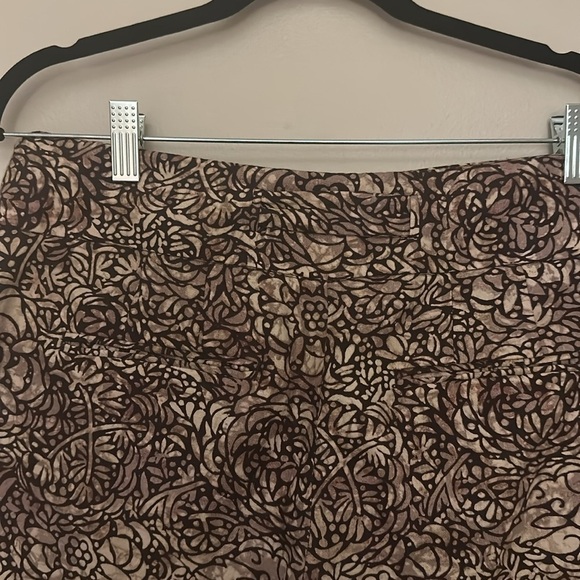 Anthropologie Coquille Linen Blend Floral Doodle Shorts Size 8 Brown Pleated - Picture 6 of 9